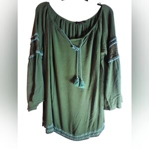 Suzanne Betro Women's Green Boho Top Size Large Embroidery Detail Flare Sleeves